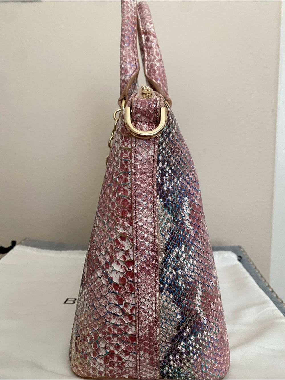 Multi Skyterra med Duxbury Pink Snake-Print with Gold Accent - Picture 2 of 5